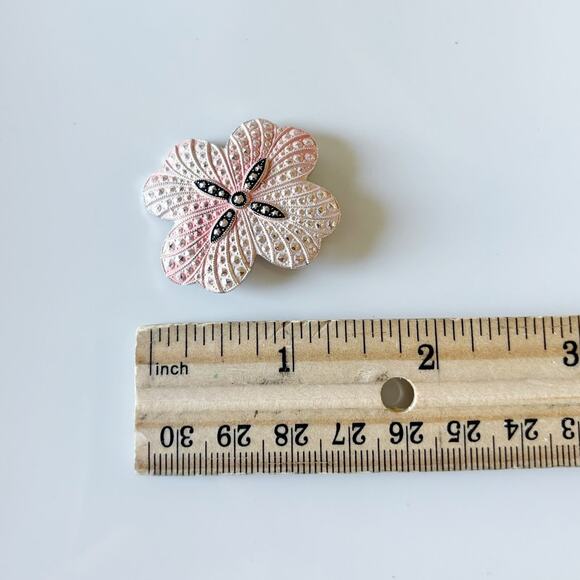 Vintage 1980s Flower Clip On Earrings Pink - Picture 6 of 9